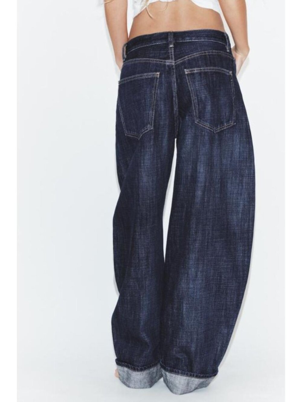 ZARA TRF MID-RISE BARREL FOLDED JEANS - Picture 7 of 10